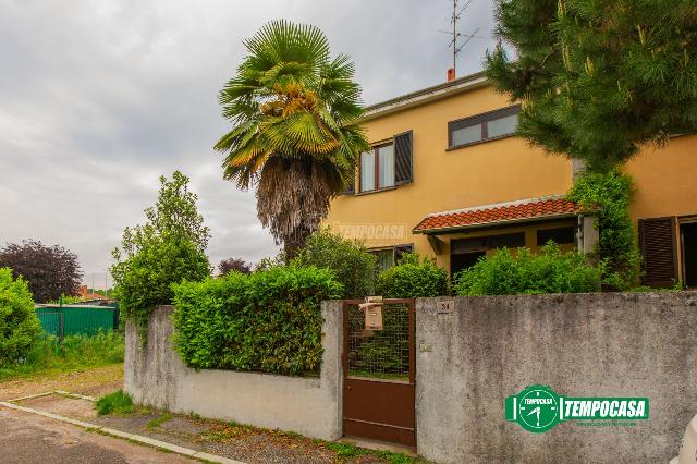 Villa a schiera in Via Privata Tommaso Solbiati, Busto Arsizio - Foto 1