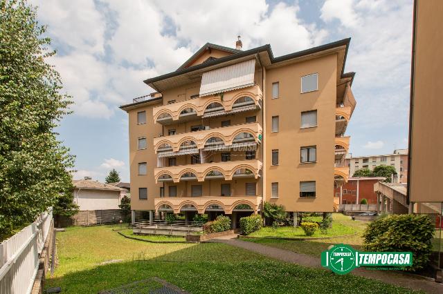 4-room flat in Via Quintino Sella 140, Busto Arsizio - Photo 1