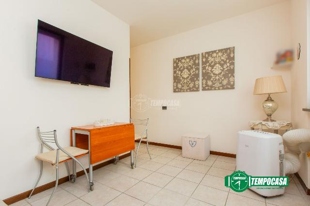 One-room flat in {3}, Via Generale Carlo Espinasse - Photo 1