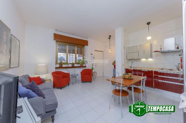 3-room flat in Via Roma, Cesano Boscone - Photo 1