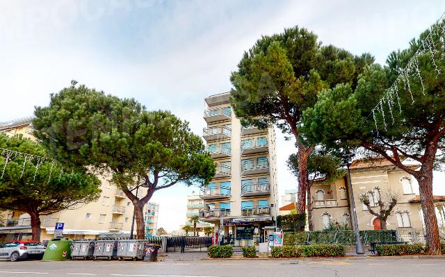 3-room flat in Viale Giosuè Carducci 57, Cesenatico - Photo 1