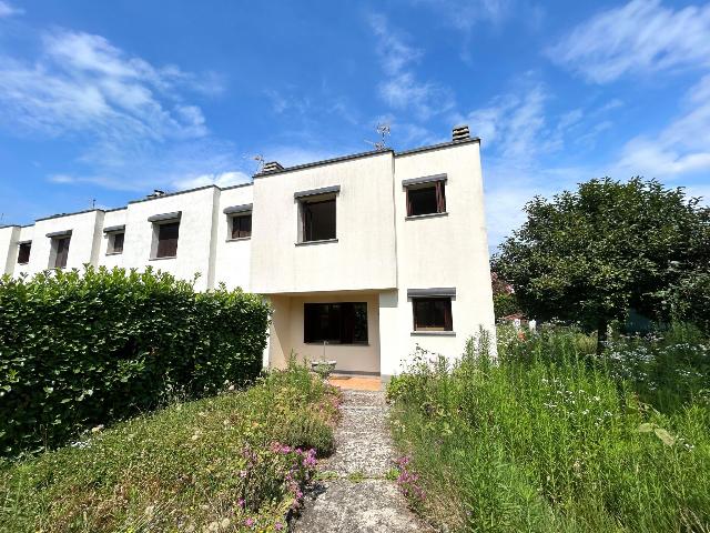 Terraced house in {3}, - Photo 1