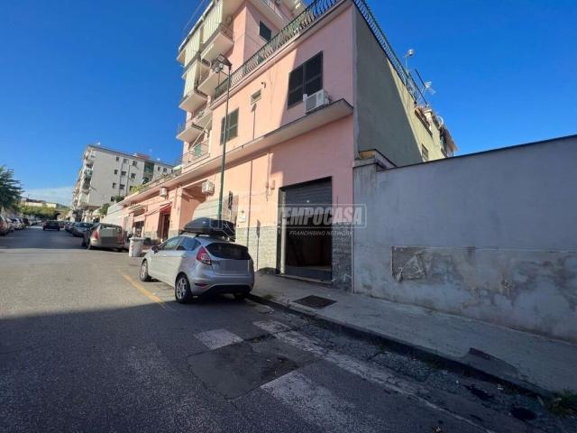 Shop in Via Diomede Carafa, Napoli - Photo 1