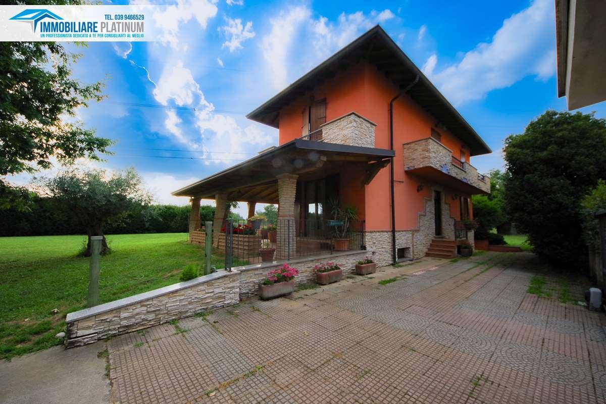 Villa unifamiliare in vendita a Seregno
