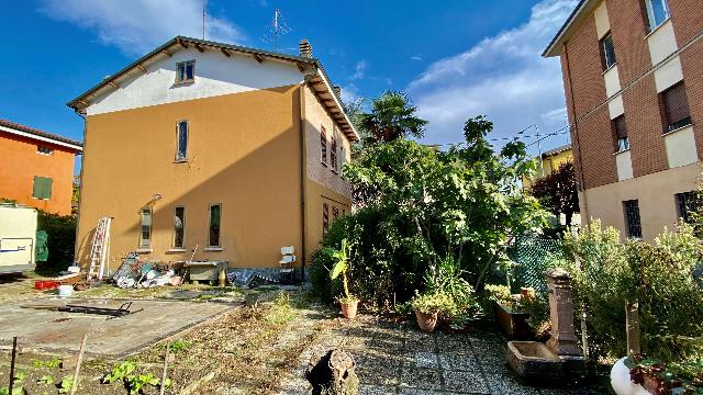 Single-family villa in Via Valli, Modena - Photo 1