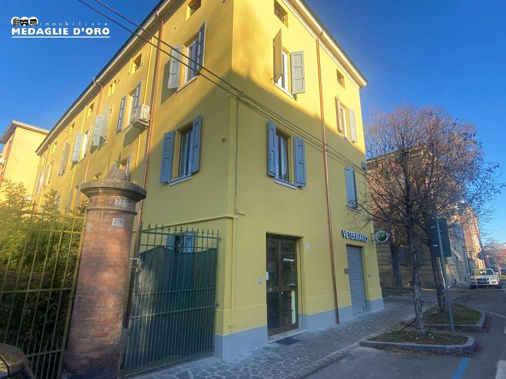 Negozio in Via Ciro Menotti, Modena - Foto 1