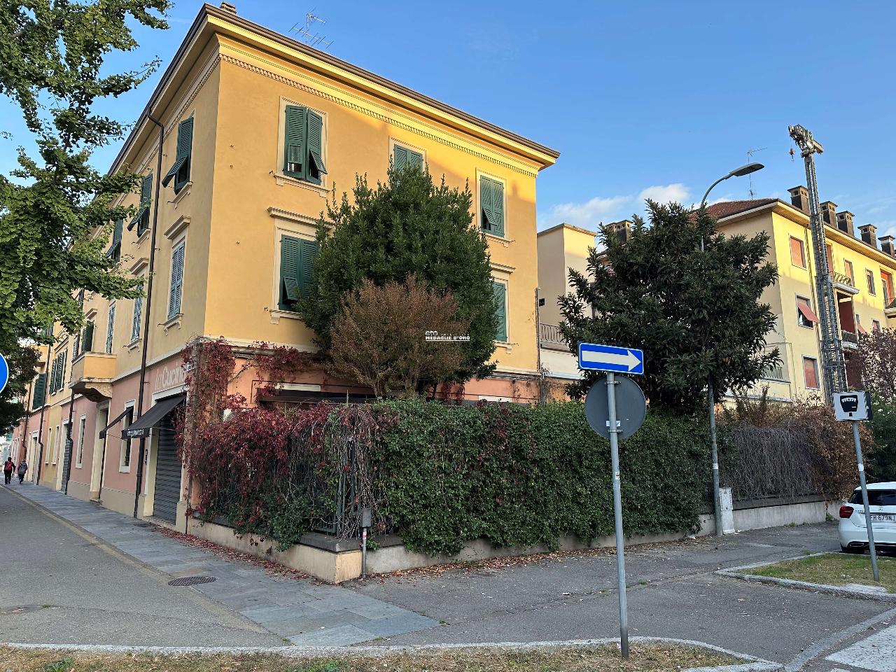 Negozio in affitto a Modena
