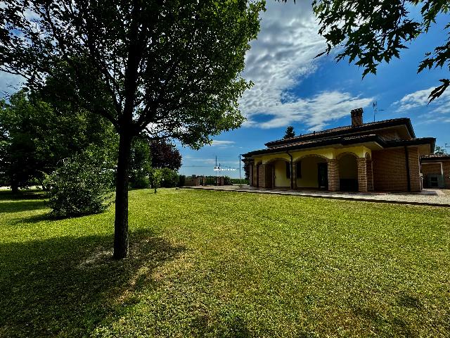 Portion of a villa in Strada Forghieri 181, Modena - Photo 1