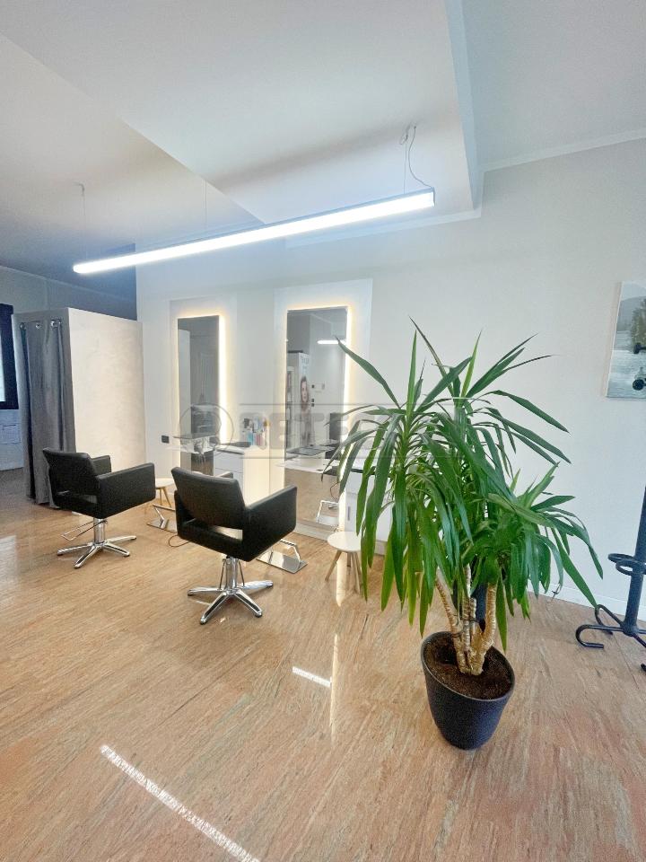Palazzina commerciale in , Arzignano, {3} - Foto 1