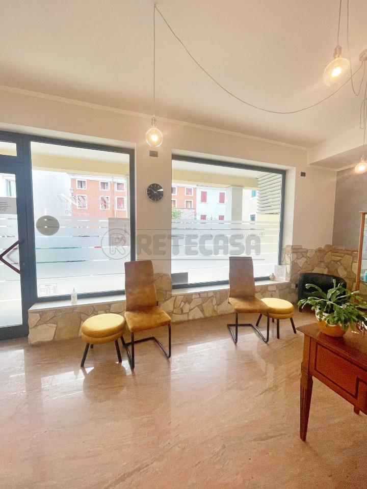 Palazzina commerciale in , Arzignano, {3} - Foto 2