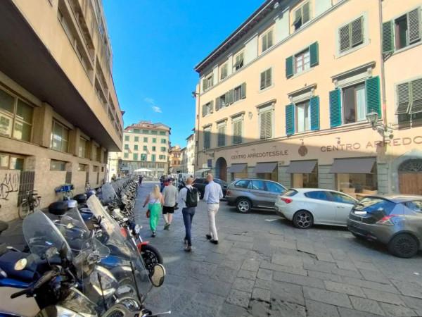 Geschäft in Piazza Gaetano Salvemini, Firenze - Foto 1