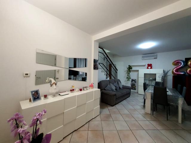 Detached house in Via Forni, Rovigo - Photo 1