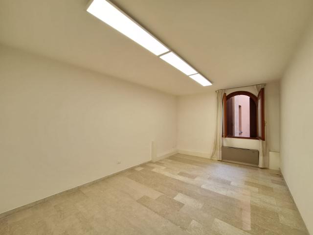 Office in {3}, Via Cesare Battisti - Photo 1