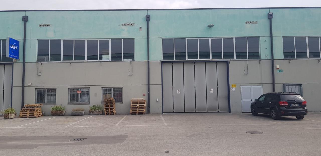 Capannone in Viale della Tecnica, Vicenza, {3} - Foto 1