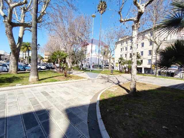 Quadrilocale in Piazza Francesco Crispi 6, Brindisi - Foto 1