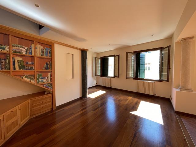 main gallery real estate image