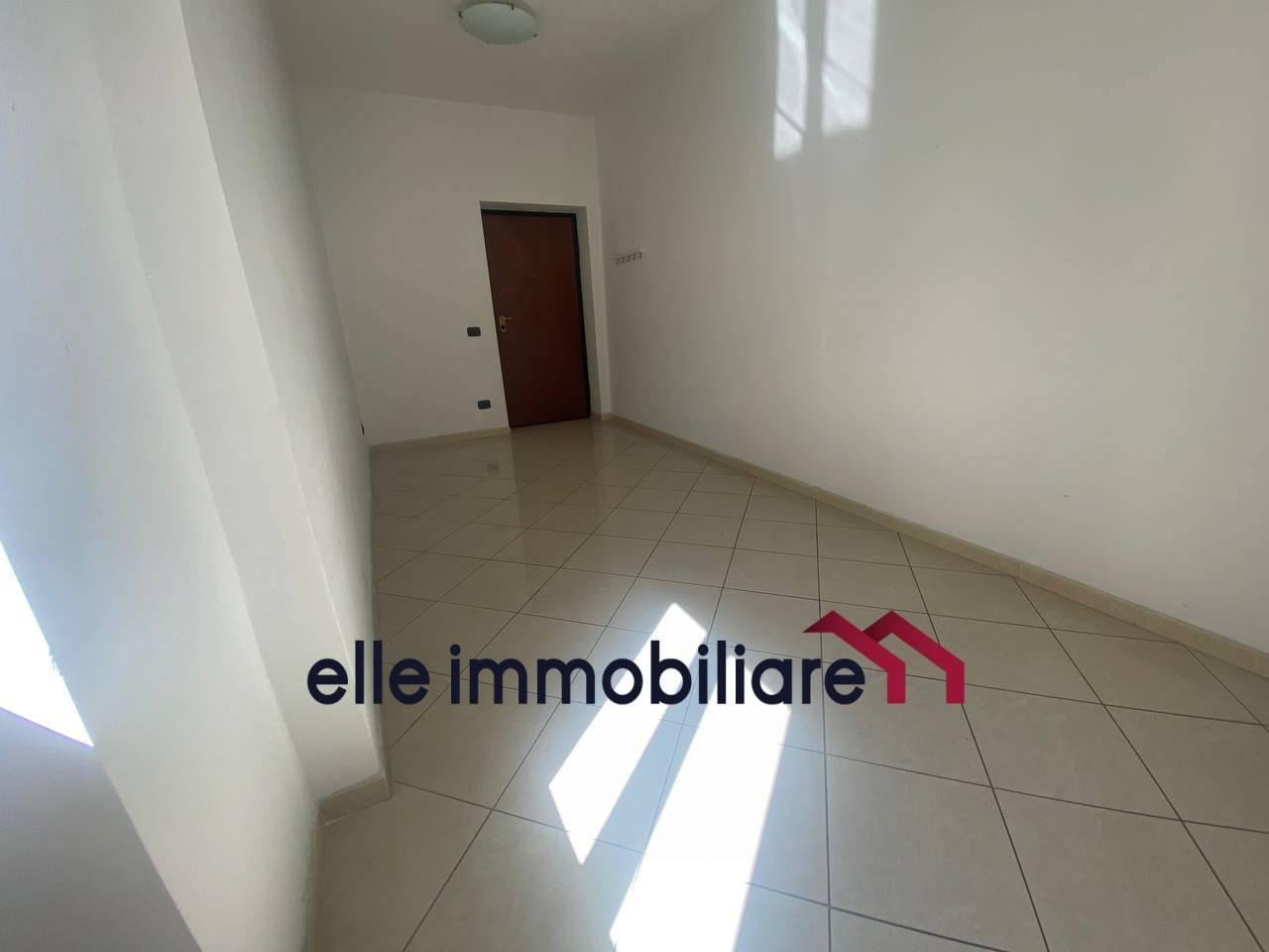 Ufficio in Piazza Marconi, Formia, {3} - Foto 2