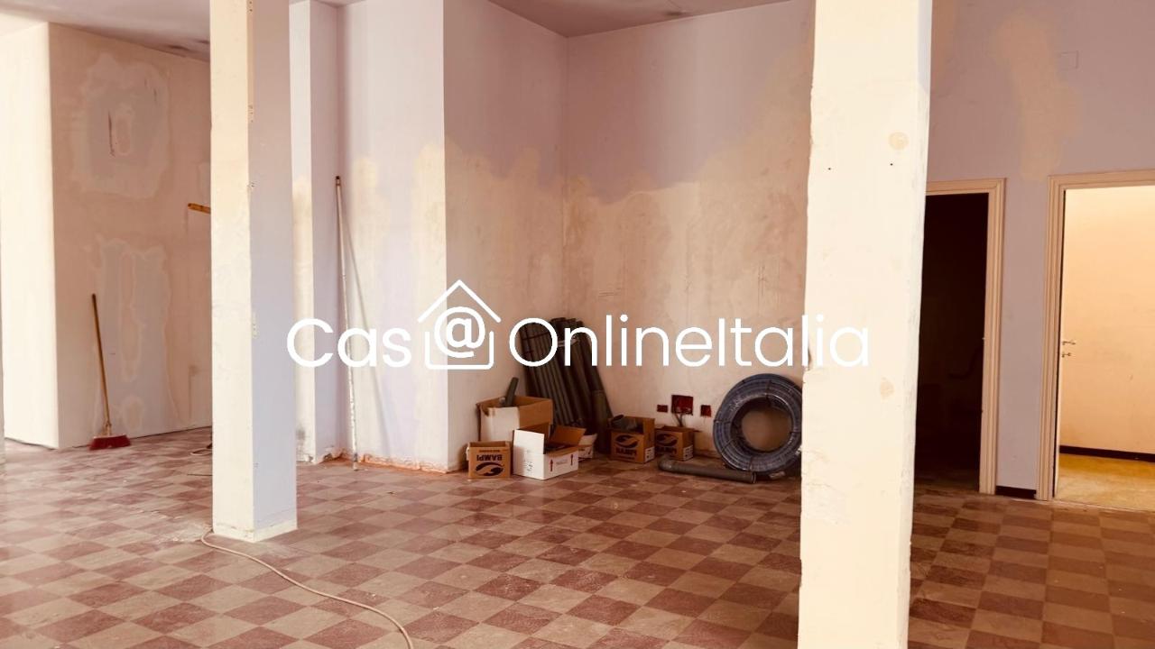 Negozio in Via Montalbano, 281, Quarrata 328, Quarrata, {3} - Foto 2