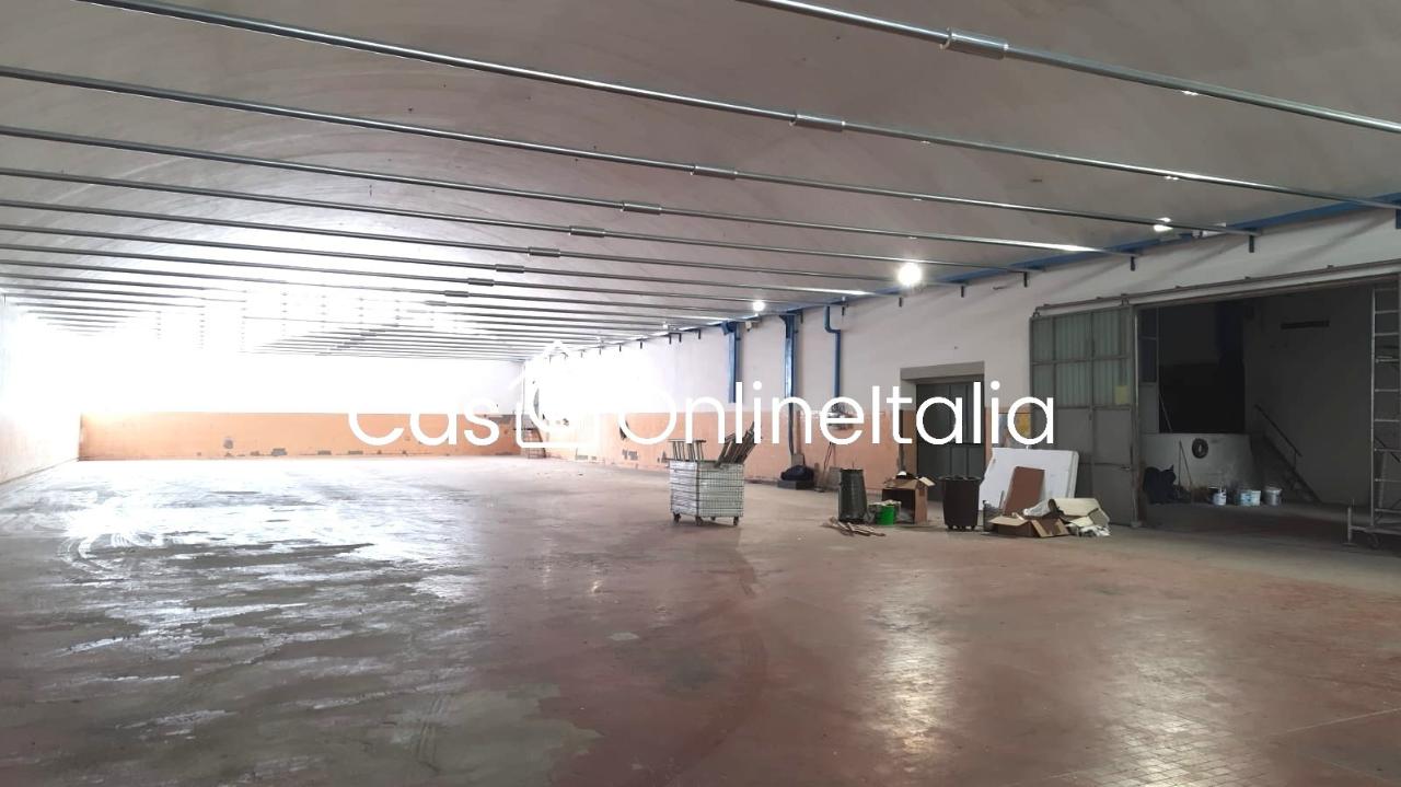 Palazzina commerciale in Via Valbisenzio 165 Vaiano Prato 165, Vaiano, {3} - Foto 1