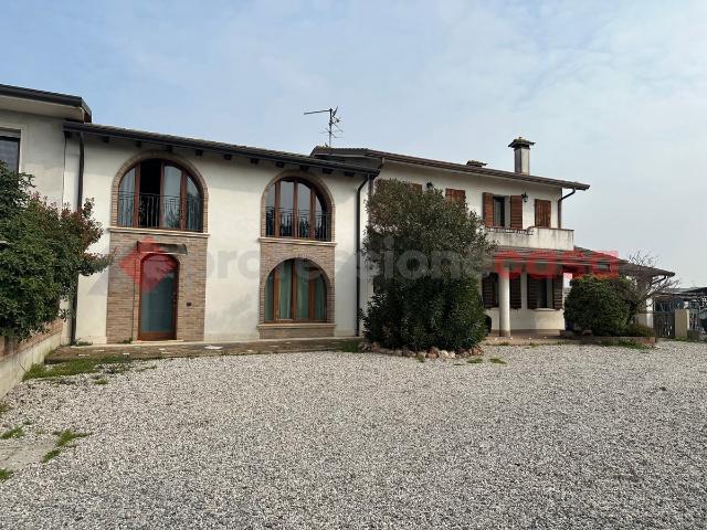 Detached house in {3}, Via Giacomo Matteotti  32 - Photo 1