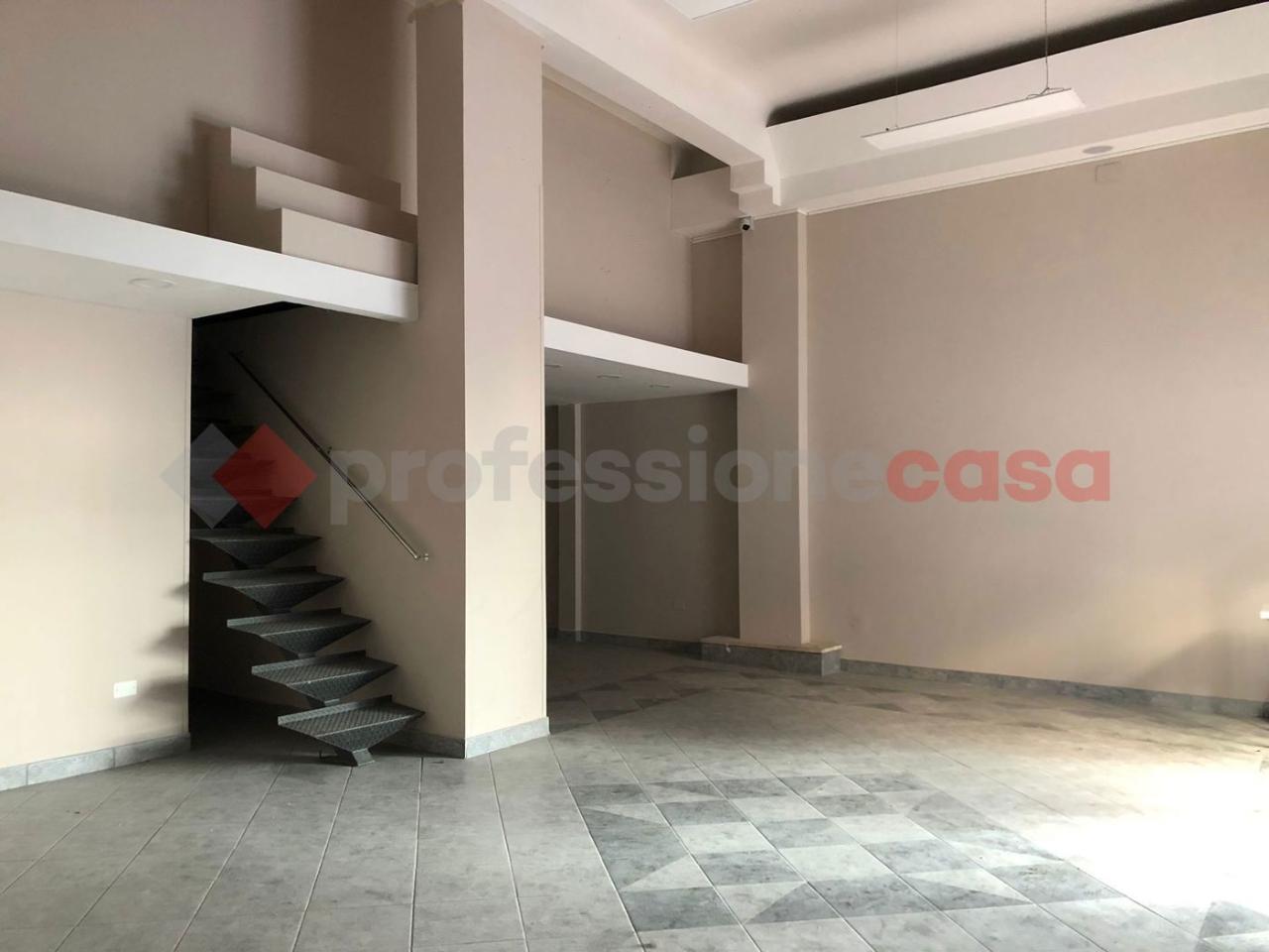 Negozio in Via Friuli  7c, Taranto, {3} - Foto 1
