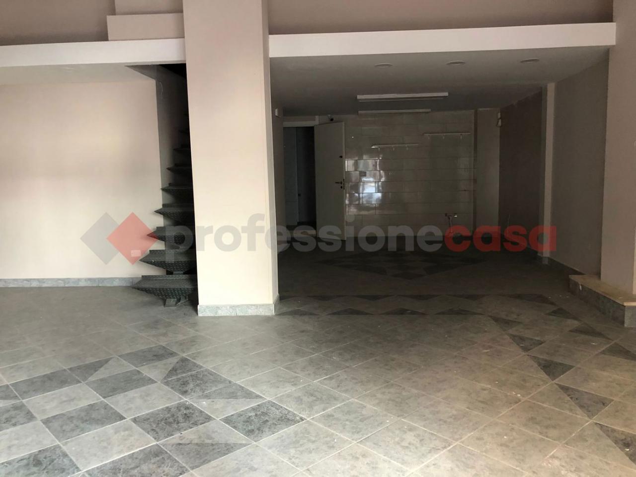 Negozio in Via Friuli  7c, Taranto, {3} - Foto 2