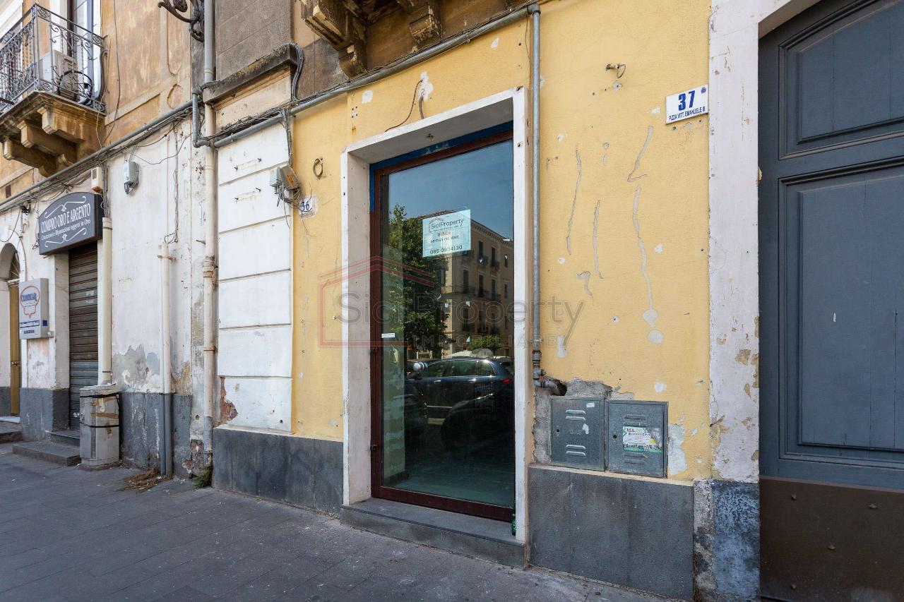 Negozio in Piazza Ettore Maiorana 36, Catania, {3} - Foto 2