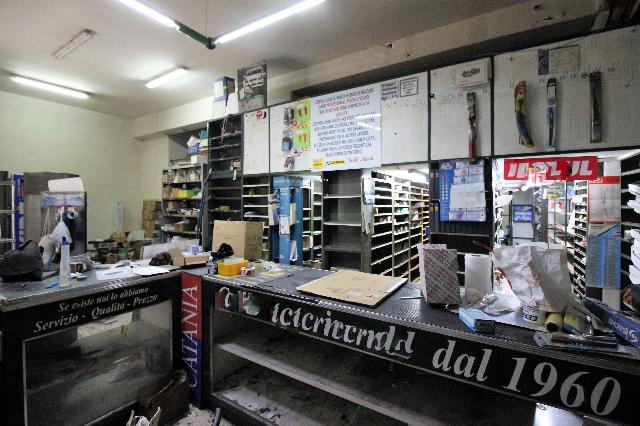 Shop in Via Androne , Catania - Photo 1