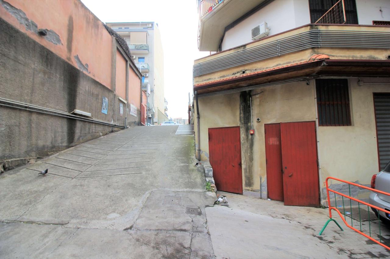 Magazzino in Via Angelo Mosso , Catania, {3} - Foto 1