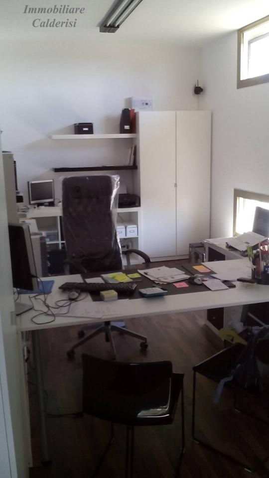 Magazzino in Via Moncenisio, San Benedetto Del Tronto, {3} - Foto 2
