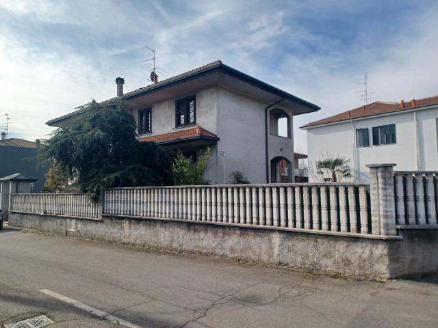 Villa in Via Piave 57, Buscate - Foto 1