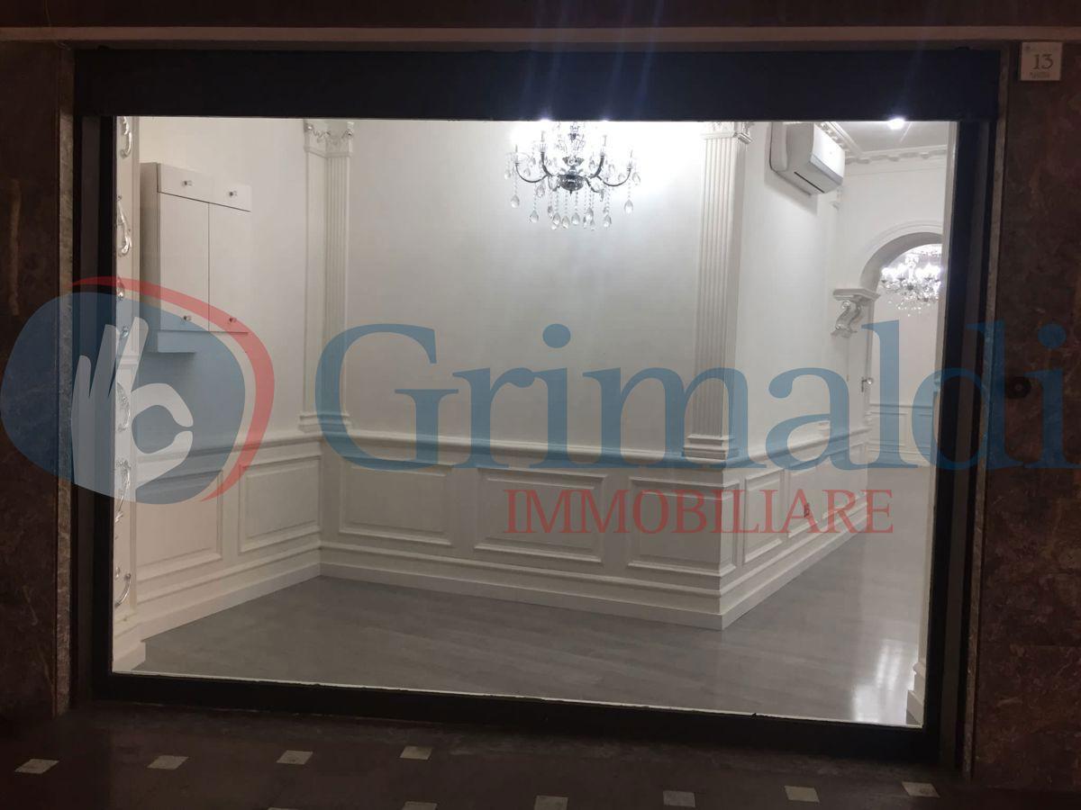 Negozio in Via Mancini 22, Avellino, {3} - Foto 1