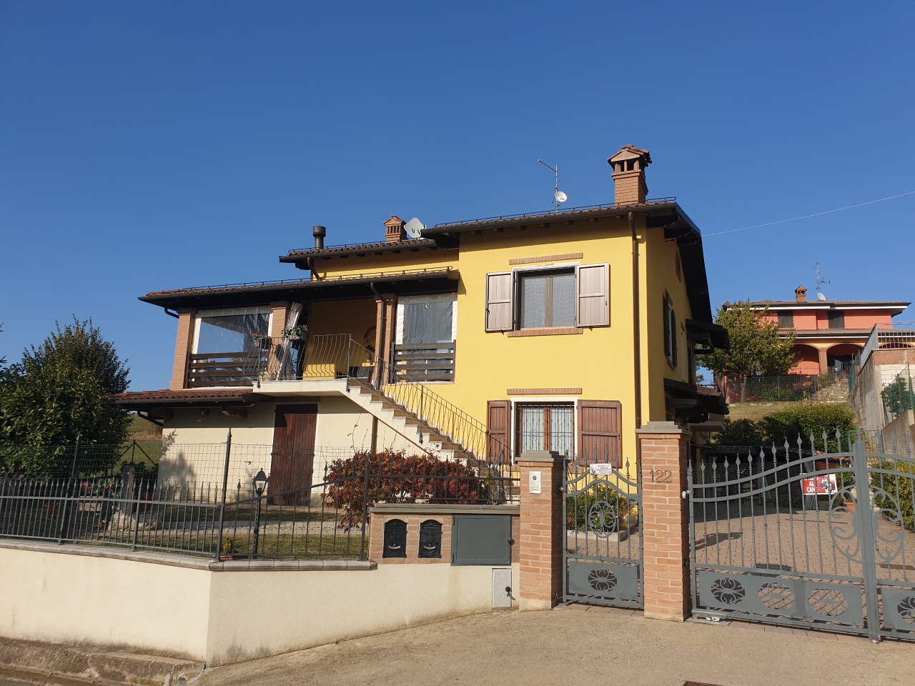 Villa bifamiliare in vendita a Maranello