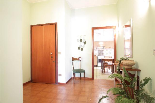 3-room flat in Via Toscana, Carugate - Photo 1