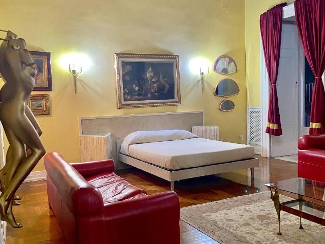 Apartament in Piazza dei Martiri, Napoli - Photo 1