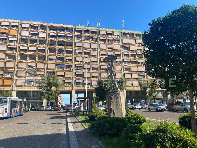 Office in Piazza della Repubblica 32, Catania - Photo 1