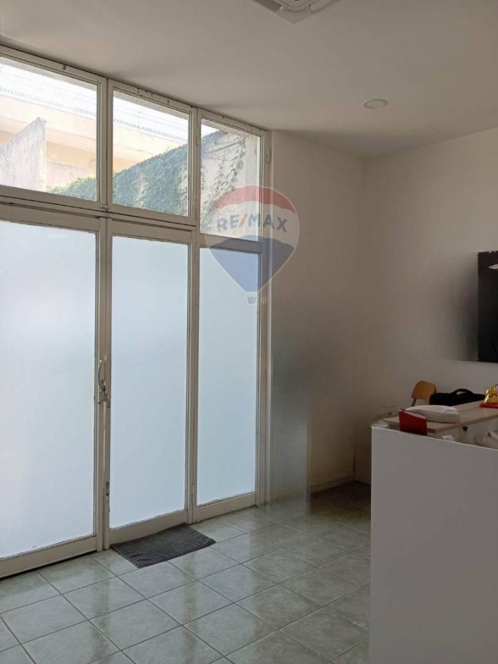 Negozio in Via del Lavoro 283, Santa Maria Capua Vetere, {3} - Foto 1