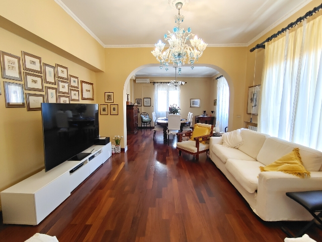 Apartament in Via Torrearsa, Palermo - Photo 1