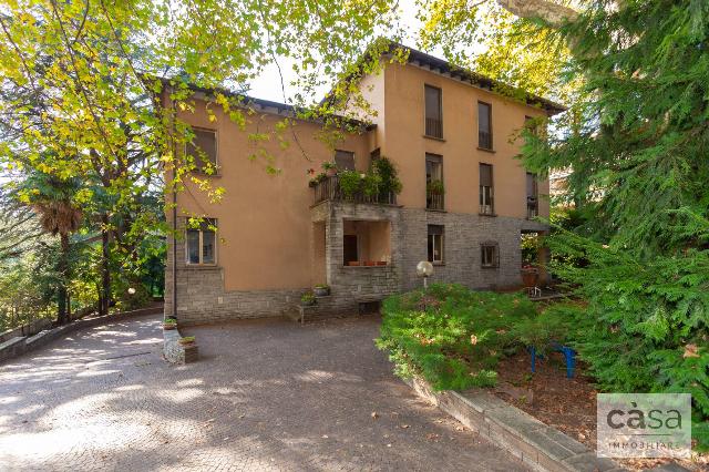 Mansion in Viale Aguggiari 45, Varese - Photo 1