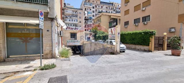 Garage or car box in Via Abruzzi 15/C, Palermo - Photo 1