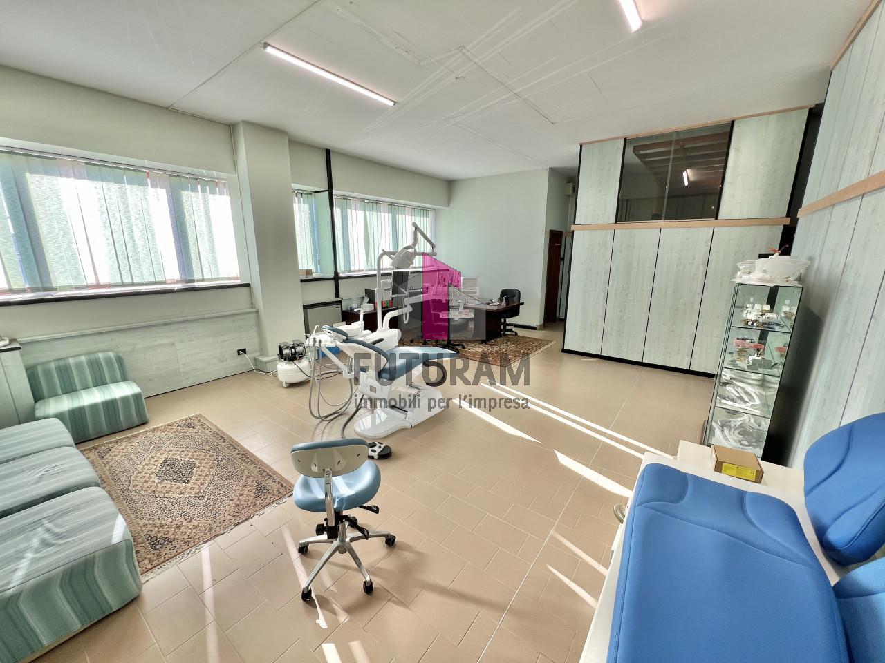 Ufficio in Via Roma 40, Bassano Del Grappa, {3} - Foto 2