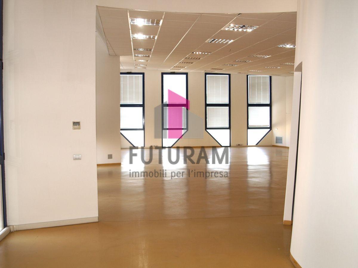 Ufficio in , Torri Di Quartesolo, {3} - Foto 2