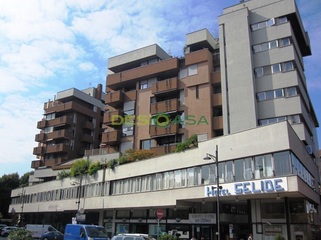 Ufficio in Via Garibaldi 6, Desio, {3} - Foto 1