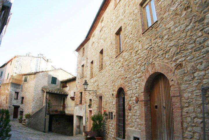 Villa a schiera in vendita a Castelnuovo Val Di Cecina