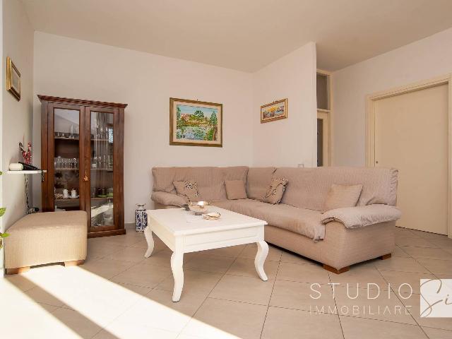 4-room flat in Via Ticino, Agliana - Photo 1