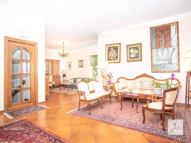 Mansion in Via Giuseppe Giusti, Montale - Photo 1