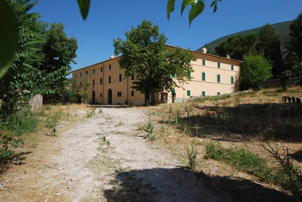Villa plurifamiliare in vendita a Campello Sul Clitunno
