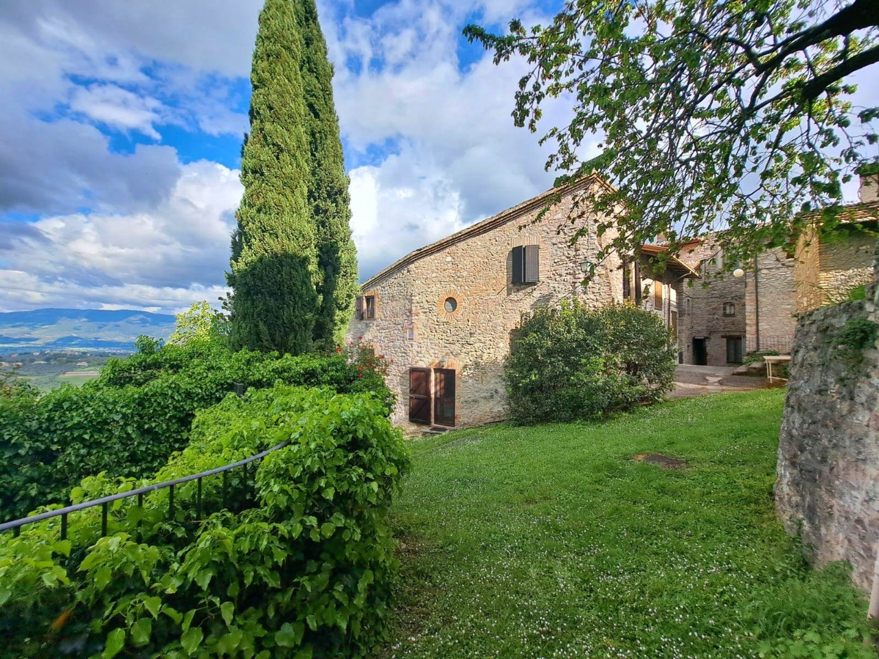 Casale in vendita a Giano Dell'Umbria