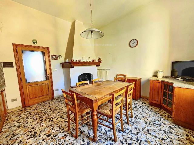 4-room flat in Zona Fuori Le Mura, San Gimignano - Photo 1