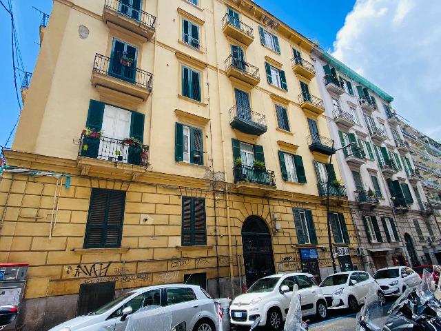 4-room flat in Via Michele Kerbaker 63, Napoli - Photo 1